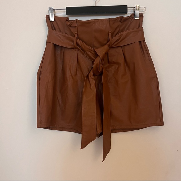 Commando High Waisted Faux Leather Paperbag Shorts in Color Cocoa - Picture 4 of 4